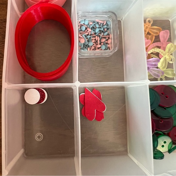 Paper Crafting Brads - 2 boxes with an assortment - Picture 9 of 11